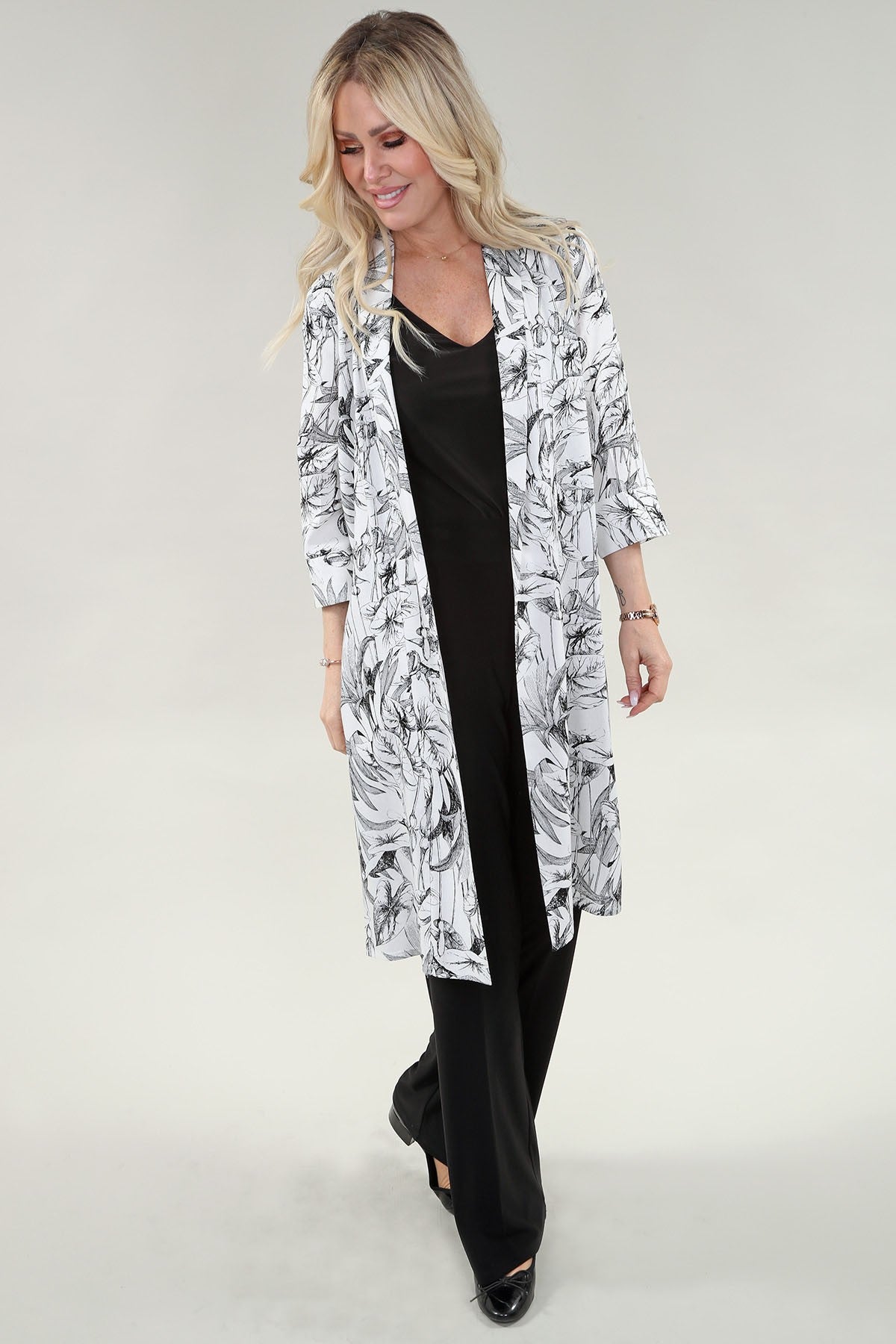 Ivory and Black Botanical Print 3/4-Sleeve Linen Cardigan – Michael Tyler