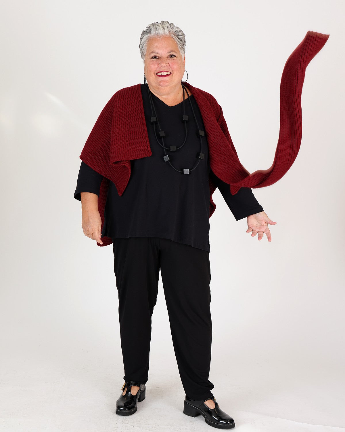 Étole en tricot Bordeaux à draper – MAT