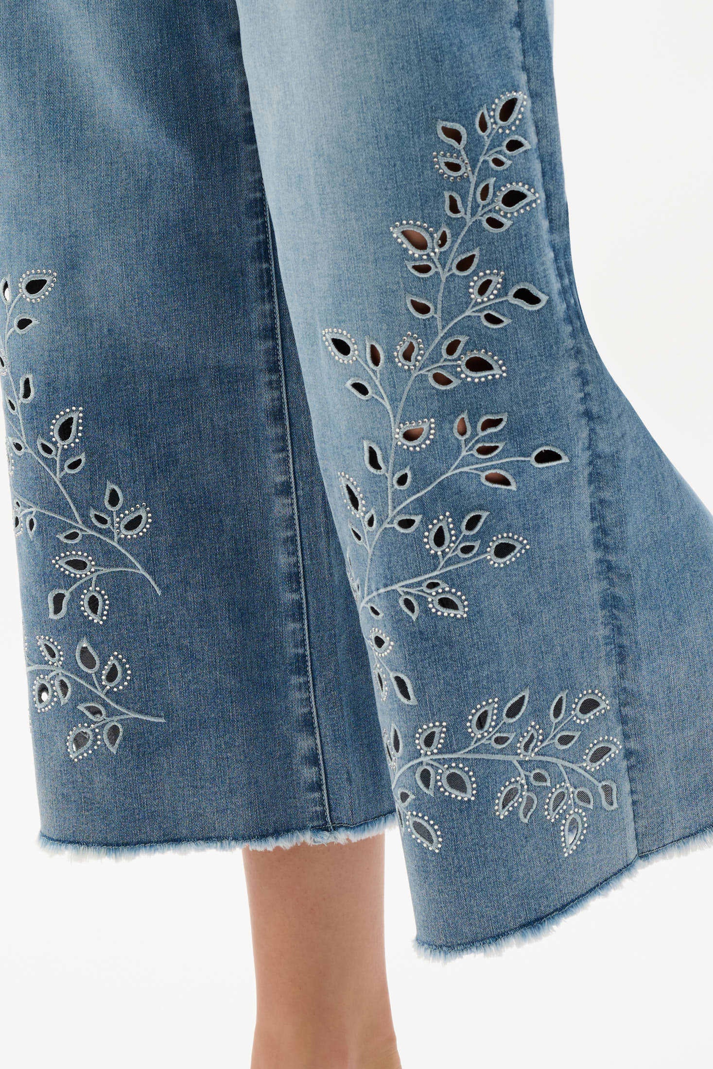 Jean court brodé en denim Repreve®  - Joseph Ribkoff