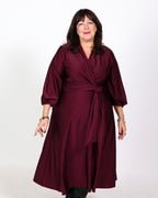 Robe bourgogne cache-cœur fluide en tricot satiné - Joseph Ribkoff