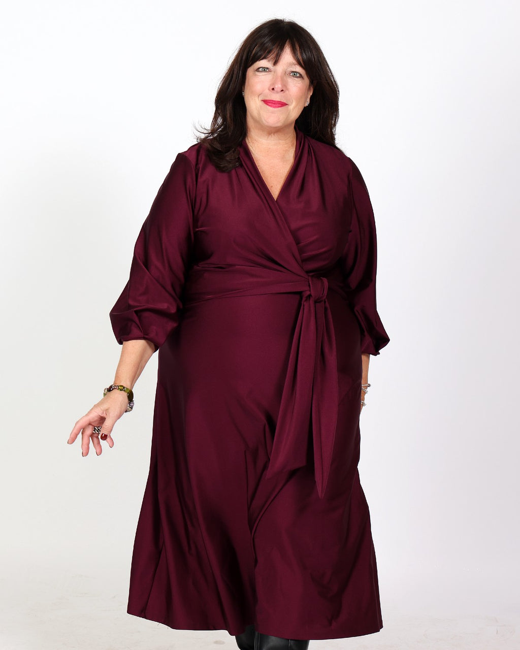 Robe bourgogne cache-cœur fluide en tricot satiné - Joseph Ribkoff
