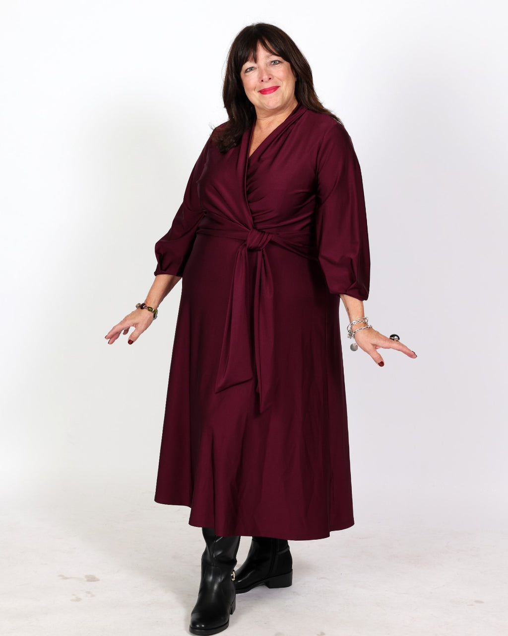Robe bourgogne cache-cœur fluide en tricot satiné - Joseph Ribkoff