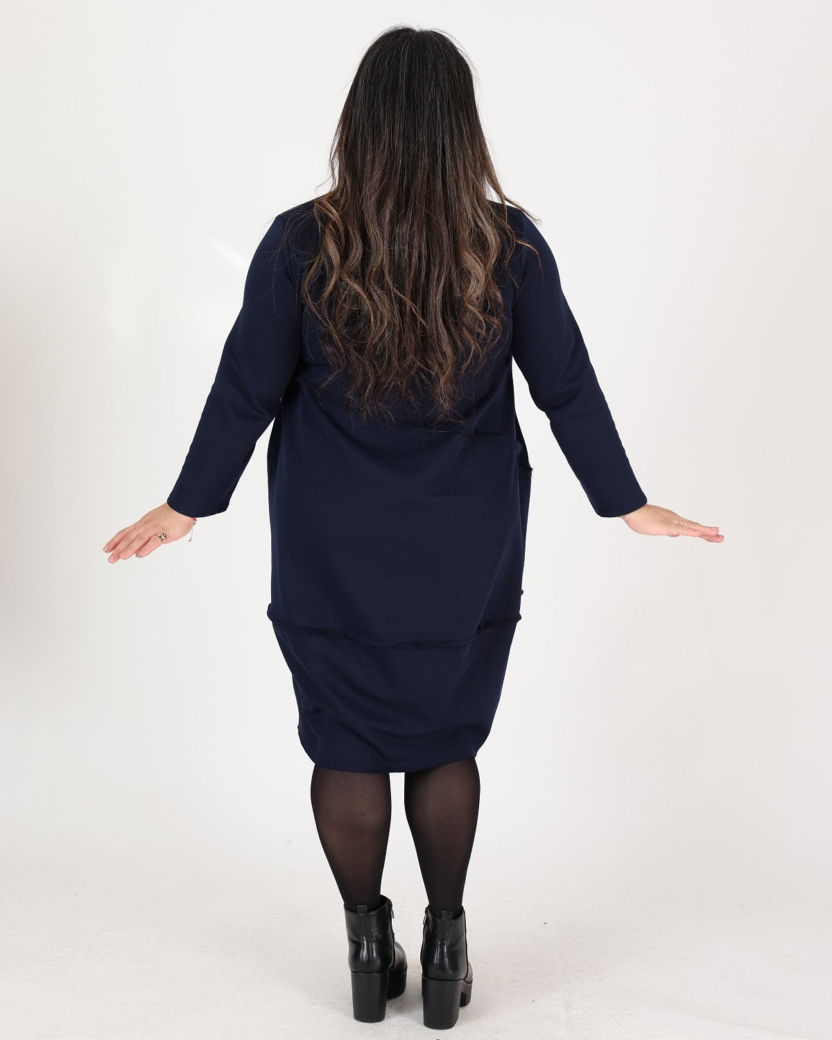 Robe droite bleu marine à coupe originale – Marie la Lune