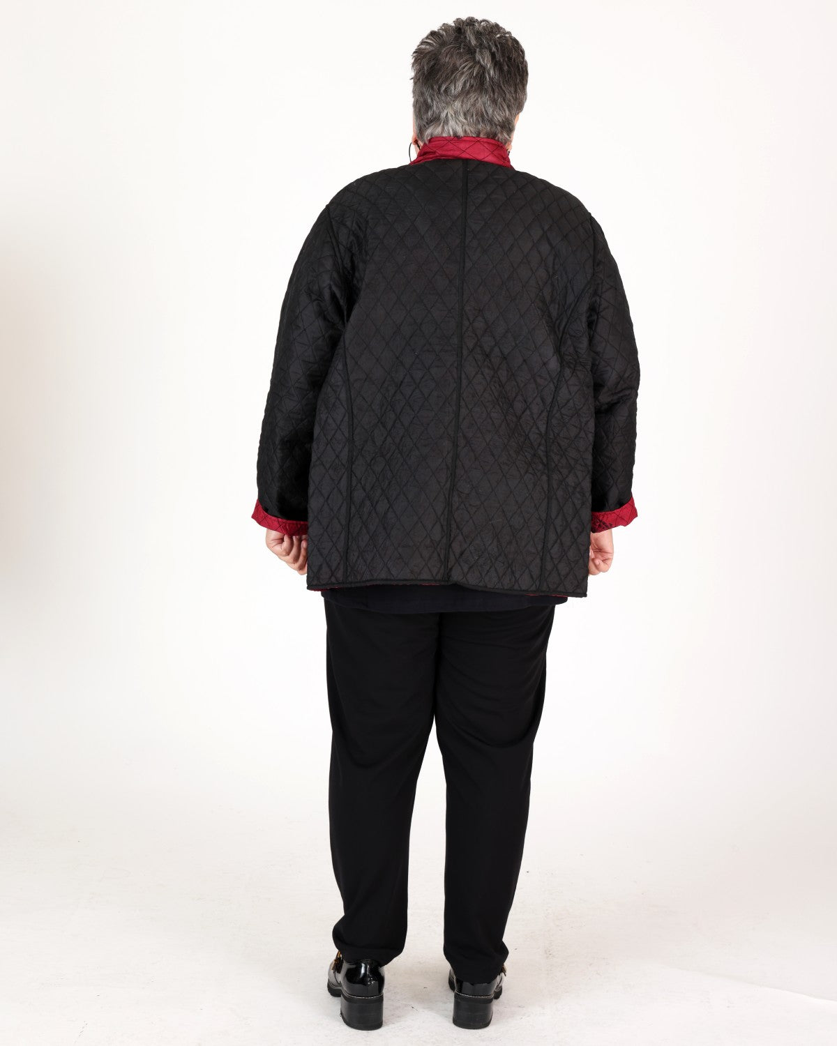 Veste matelassée Noire et Bordeaux à imprimé floral – Parsley & Sage